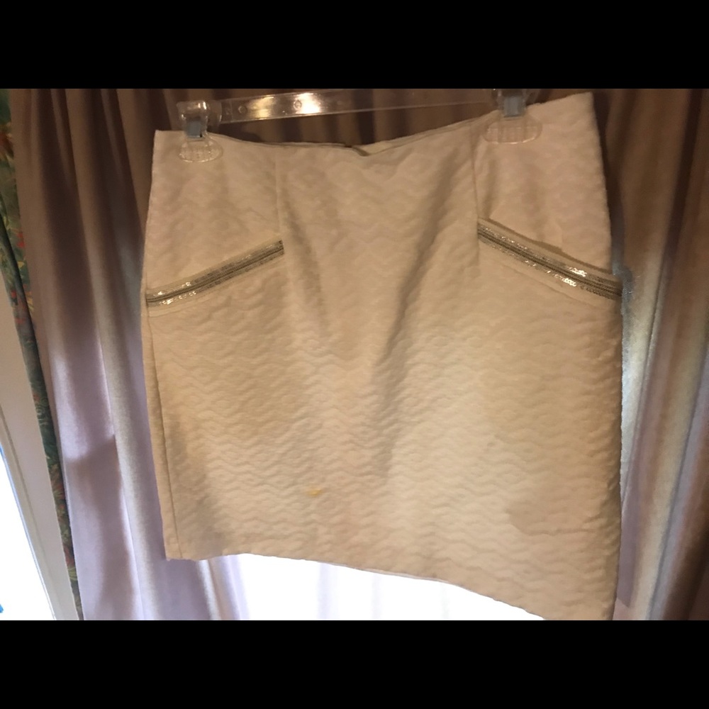 White pencil skirt